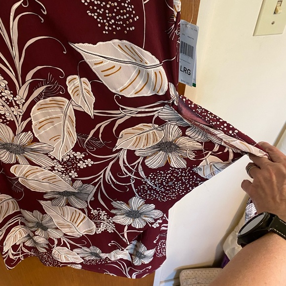 Short sleeve below knee dress in floral print w/front overlay/tie, NWT - Picture 13 of 16